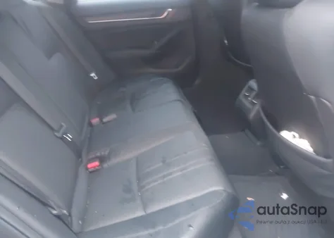 2018 Honda Accord Hybrid Touring z USA, uszkodzony, nr VIN 1HGCV3F96JA015945